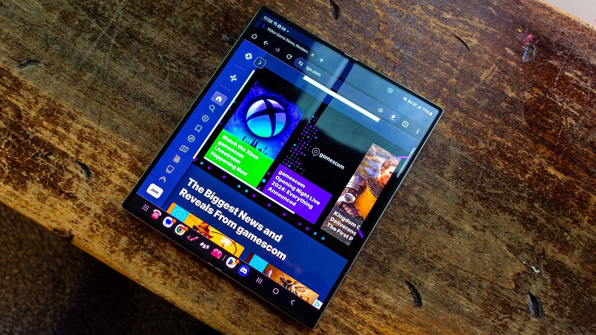 Samsung Galaxy Z Fold 6 Photos