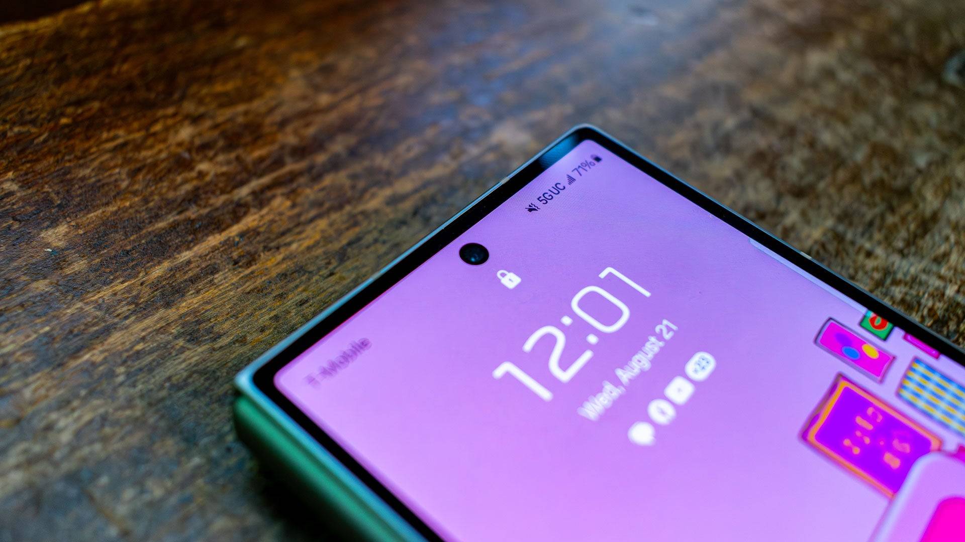 Samsung Galaxy Z Fold 6 Photos